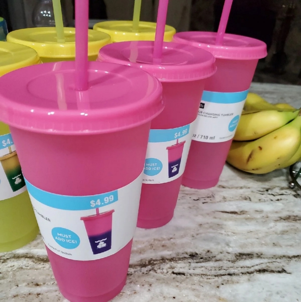 Color changing cups
